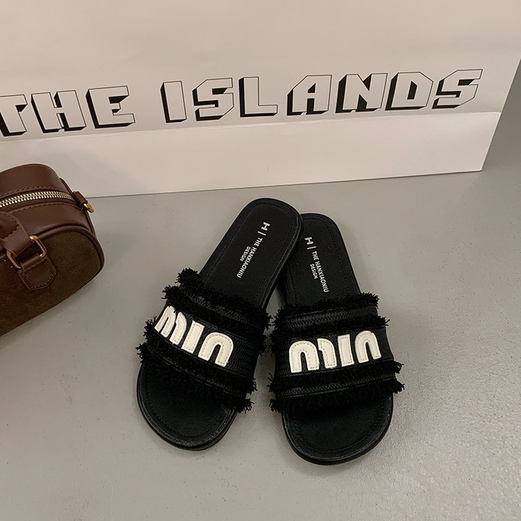 Free shipping designer Women's one-piece flip-flops 2025 Summer Fairy style flat outerwear beach toe-exposed cool flip-flops Fashionable Casual v