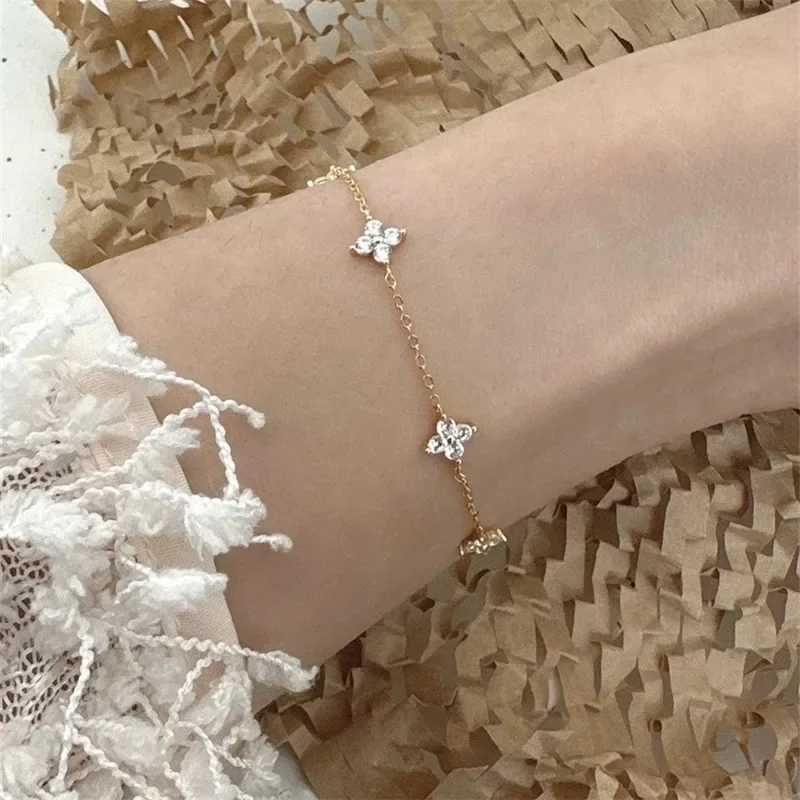 New Crystal Flower Stainless Steel Bracelets For Women Fashion Korean Style Adjustable Chain Bracelet Anniversary Jewelry Gifts W250526