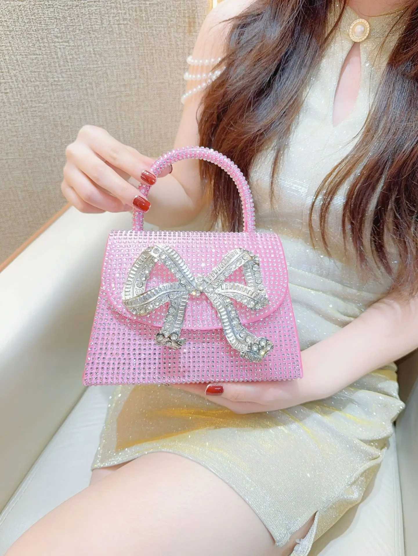 Luxury Glitter Shiny Rhinestones Diamond Evening Bag Metal Bow Knot Womens Handbag Wedding Party Clutch Purse Banquet Package W250527