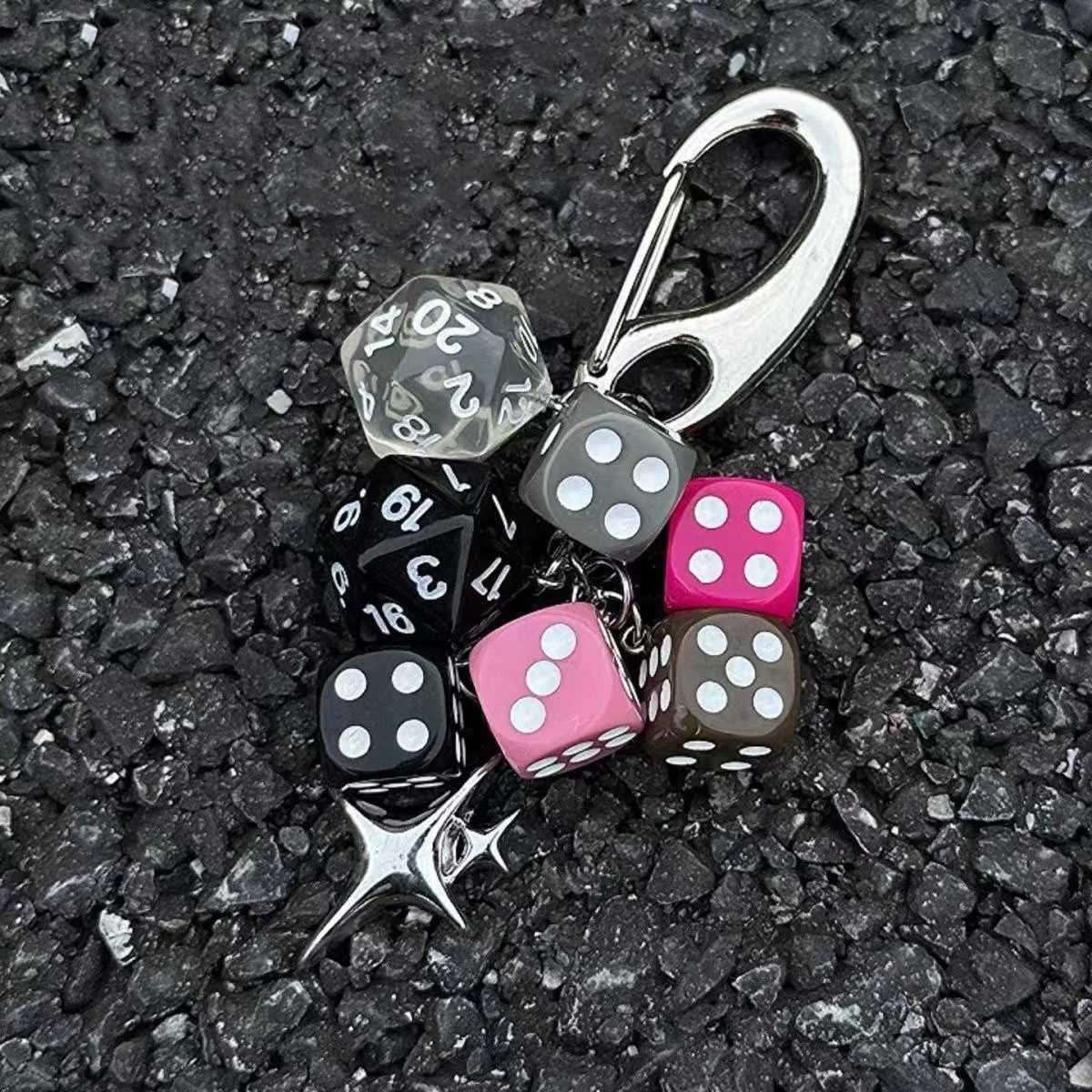 Hip Hop Black Dice Billiards Keychain Y2K Pink Lucky Dice Starburst Pendant Bag Charms Hangings Punk Cool Ornament Accessories W250526