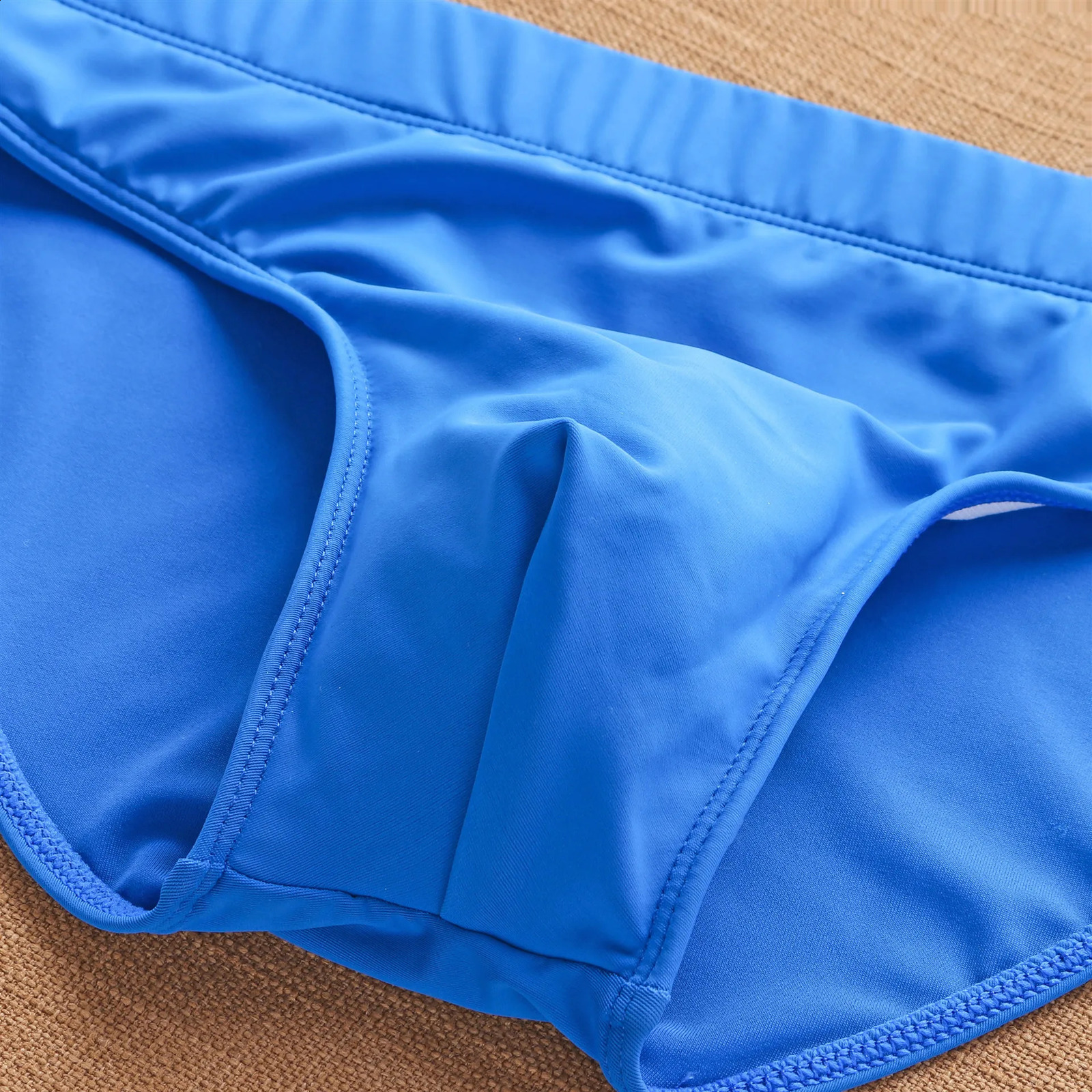 Addicted Mens Swimming Trunks Underwear Sexy Comfortable Fashion Briefs Tight Stretch Simple Beach Pants Underpants Male Z260313