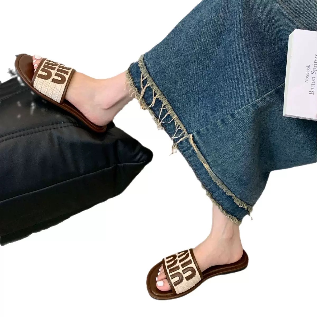 Free shipping 2025 new designer Sandals for womans platform slippers fashion hot lady slider black summer Slides woman shoes