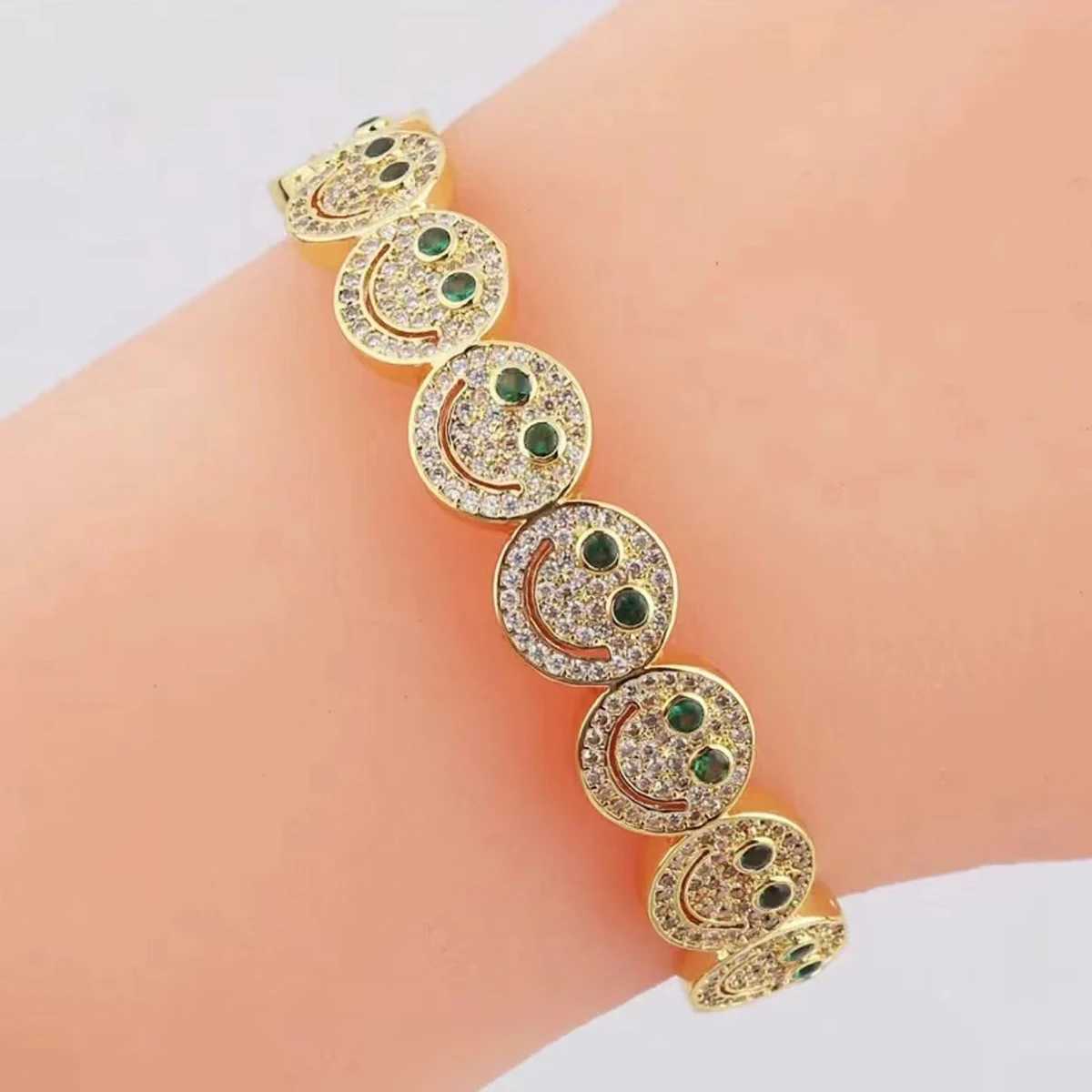 2024 New Retro Cubic Zirconia Smiling Face Open Bracelet for Unisex Office Party Friends Gift Jewelry Accessories W250526