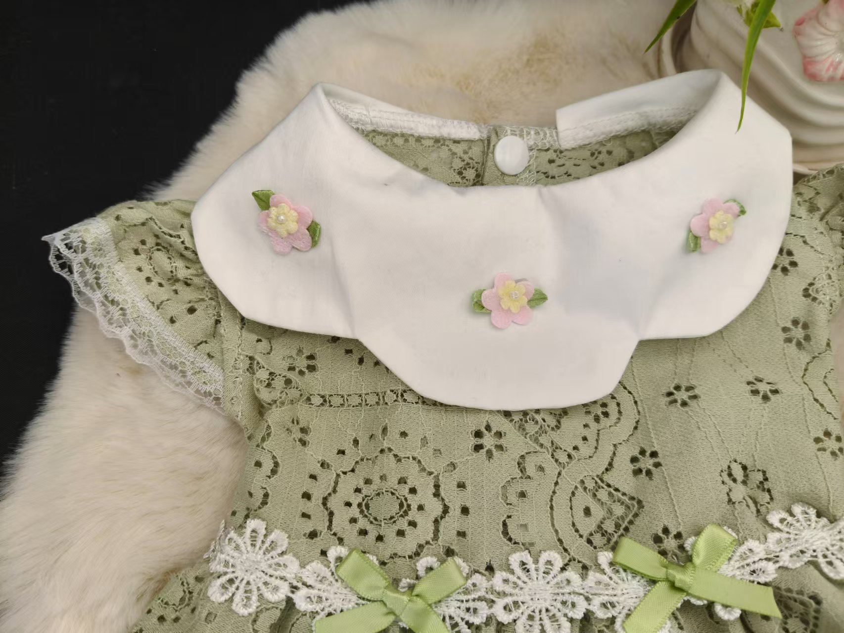 Pet Green Small Flower Hollow Skirt Trendy Thin Design