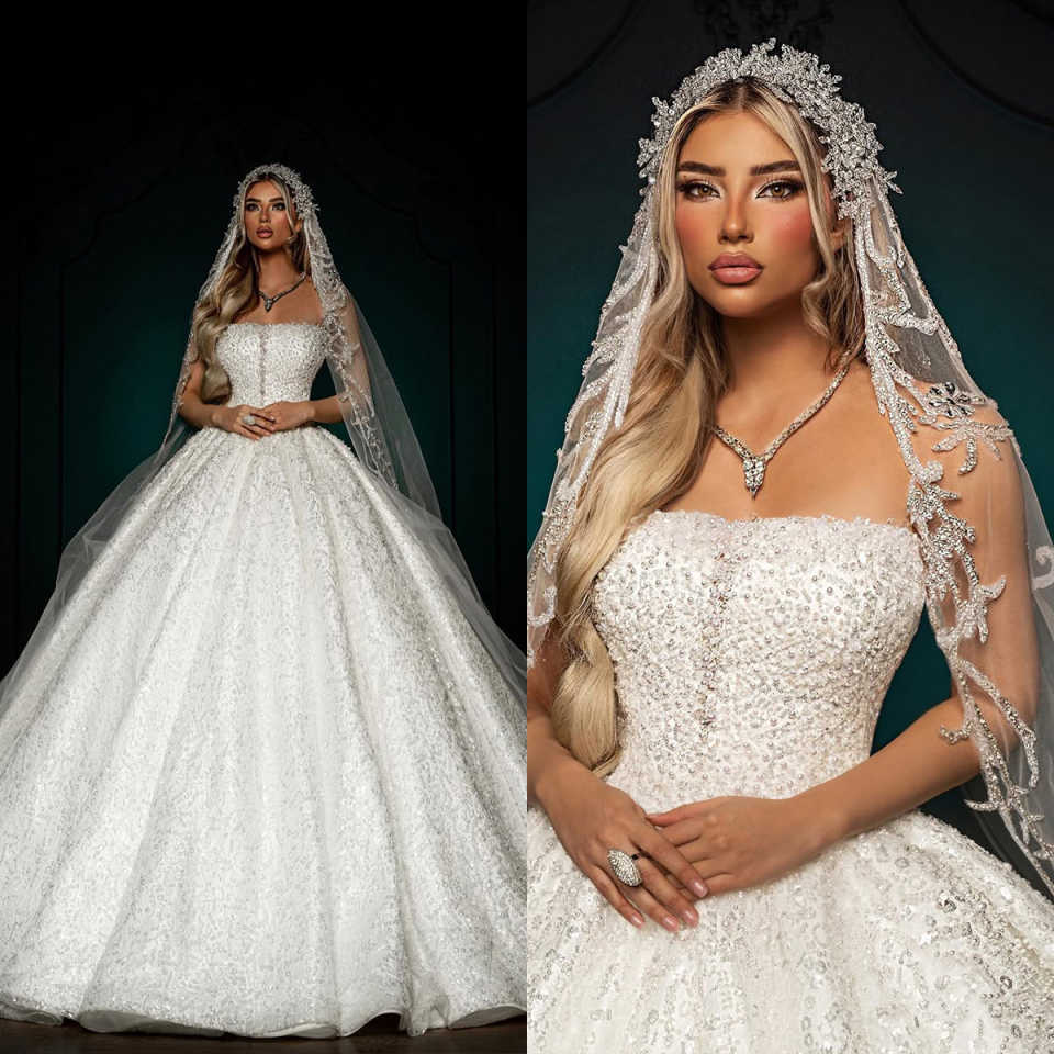 Gorgeous Pearls Ball Gowns Wedding Dress Strapless Sleeveless Beaded Bride Grows Luxury Floor Length Bridal Dresses Customized