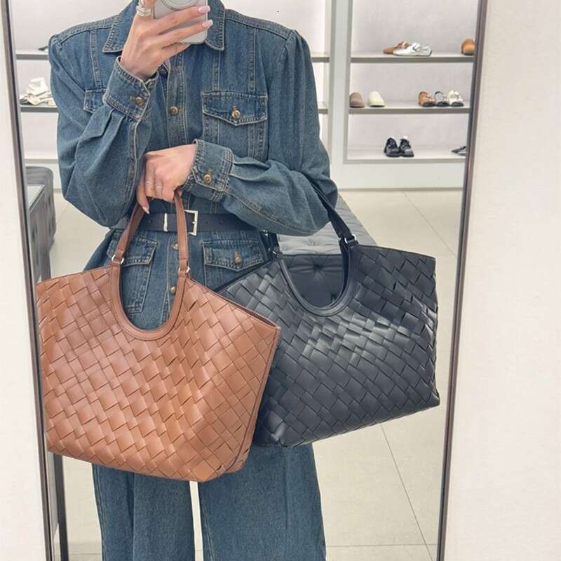 Tote for Women New Woven Niche Fashion High end Handbag Underarm Bag