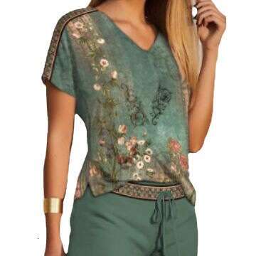 2025 Summer Women's Casual Fashion Printed Comfortable V-neck Top + Shorts Two-piece Set
