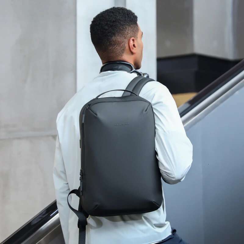 Mark Ryden 2025 New Lightweight Men's Short Distance Travel High Quality Large Capacity Backpacks