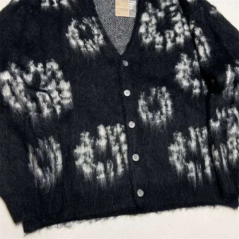 Fashionable And Casual Saint Mxxxxxx Cardigan Loose Fit Knitted Sweater Men
