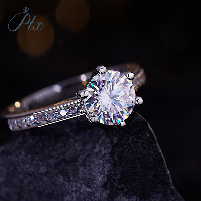 1CT Moissanite Diamond Ring S925 Sterling Silver Light Luxury Style Factory Wholesale Round Cut Moissanite Diamond Wedding Engagement Ring