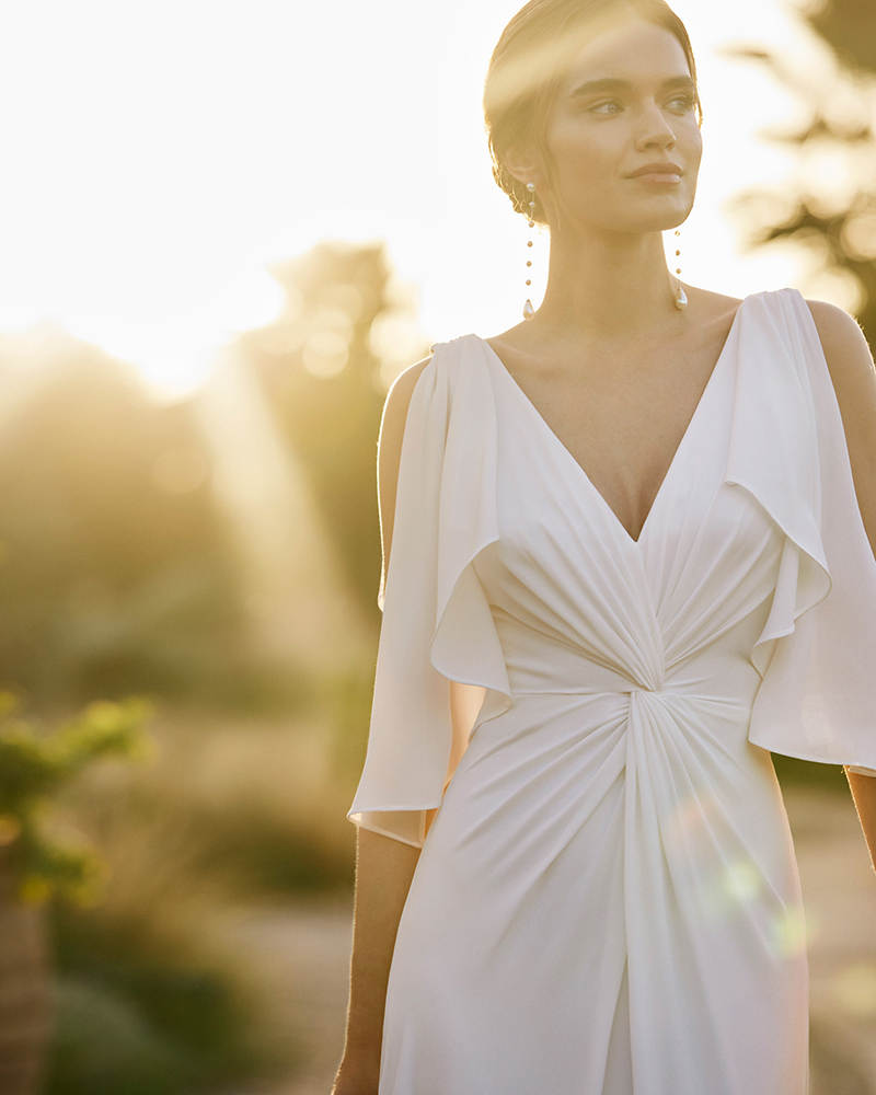 Simple Graceful White Wedding Dress A-Line With Deep V-Neck Customized Bride Gown Plus Size Special Occasion Vestidos De Novias