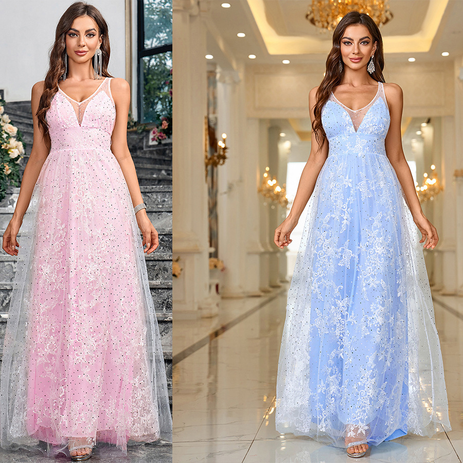 New sexy V-neck sleeveless lace wedding dress for bulk production