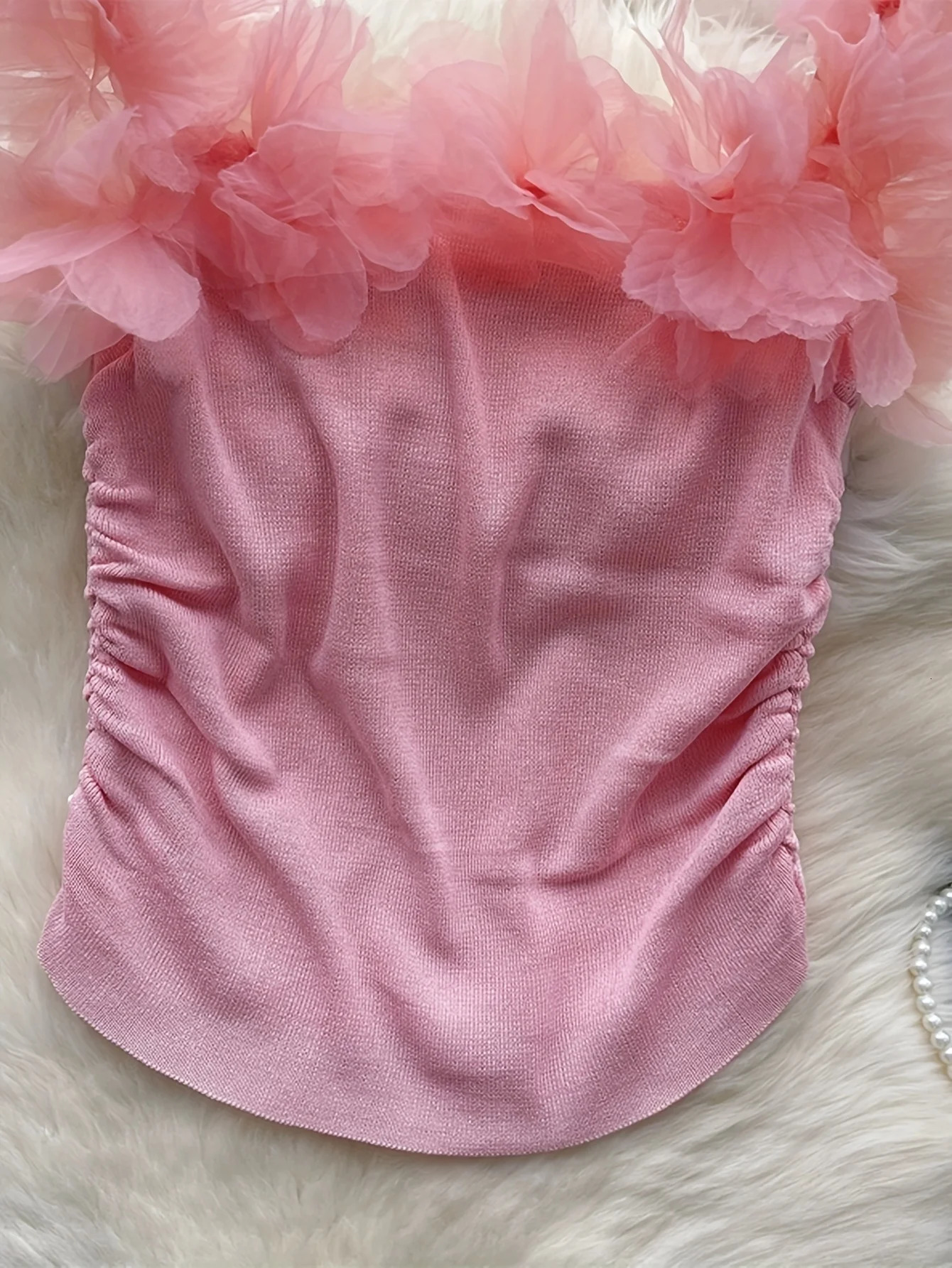 Elegant Pink Floral Mesh Covered Knit Camisole Top with Lace Fashionable Sleeveless Sweetheart Neckline for Spring and Summer 250523