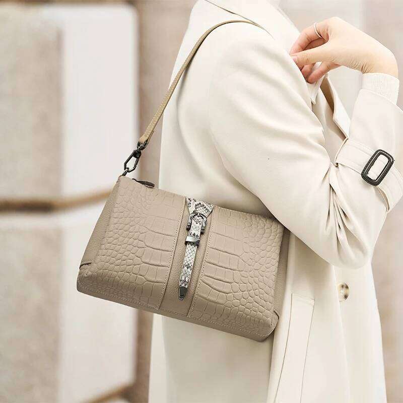 ZOOLER 2025 New Women Pattern Genuine Leather Shoulder Messenger Bags Purses Ladies Cow Skin Crossbody Bag Girl Style #Yc393