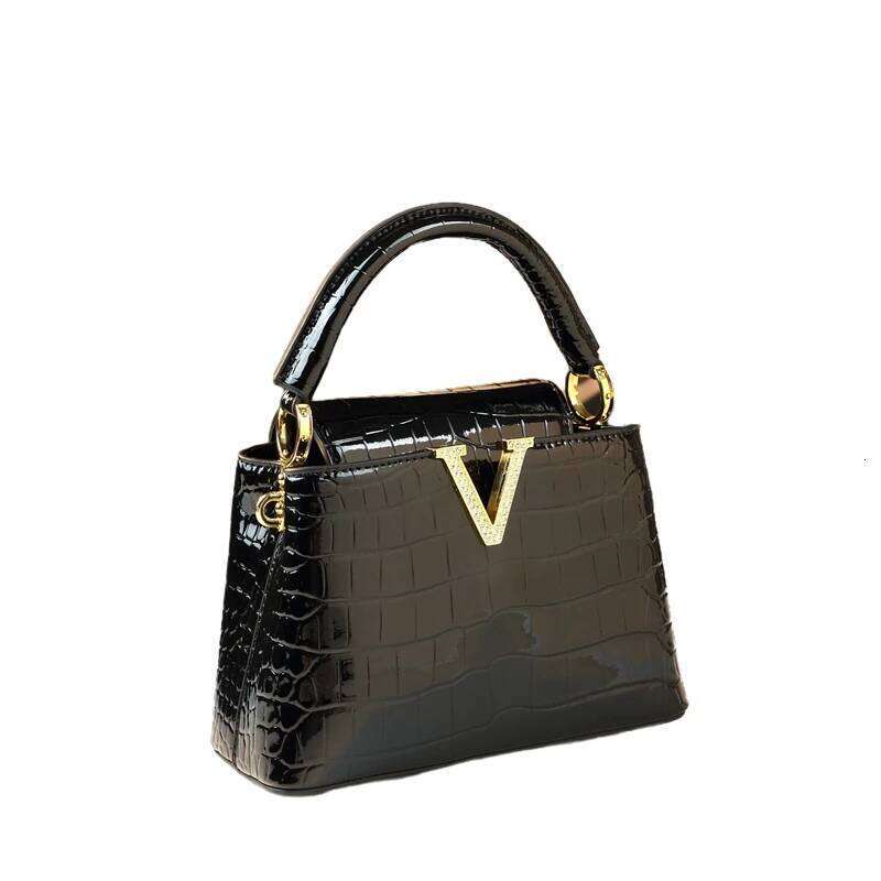2025 New Crocodile Pattern Leather Women Handbags Fashion Small Shoulder Messenger Bag Portable Crossbody Shell Bags