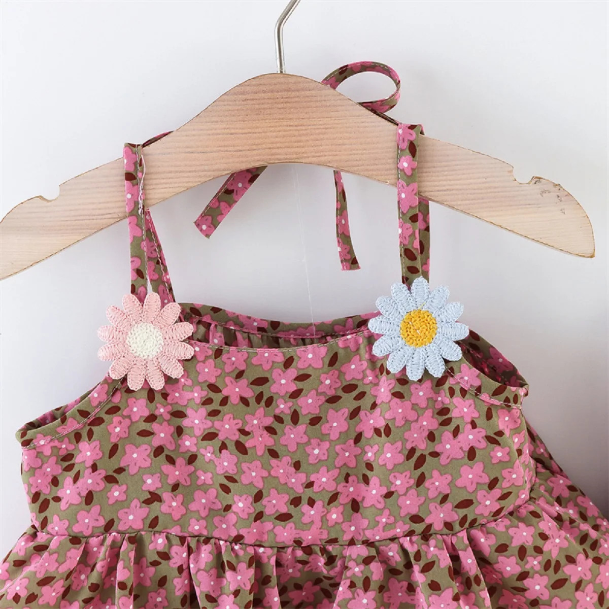 2PcsSetSummer childrens clothing set for girls daisy flower suspender top floral shorts baby twopiece 250527