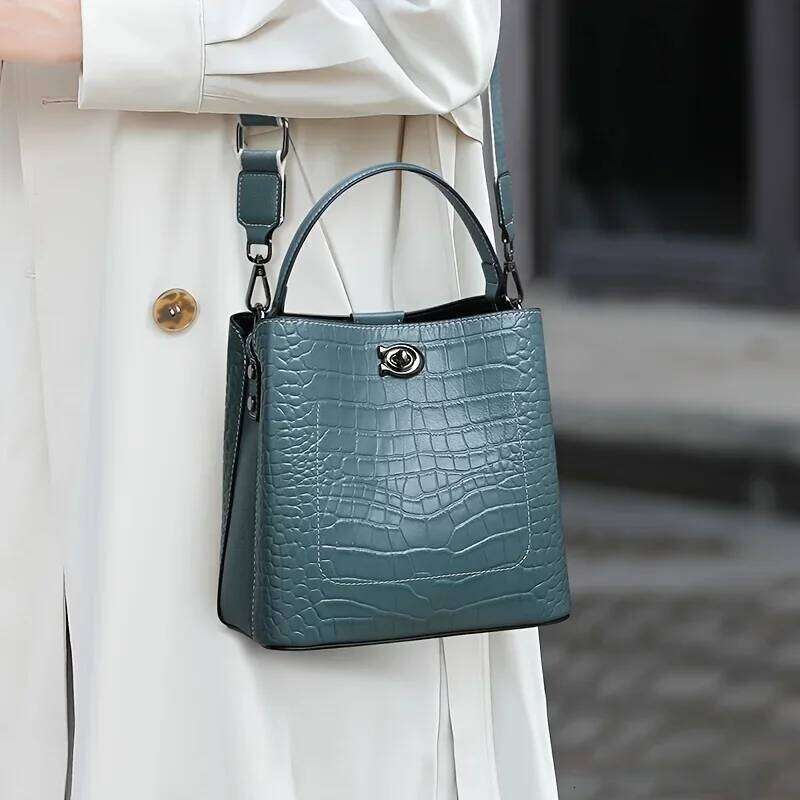 Free Shopping Bucket Large Capacity 2025 New Fashion Commuter Joker Crocodile Handbag Shoulder Slung Mother Bag