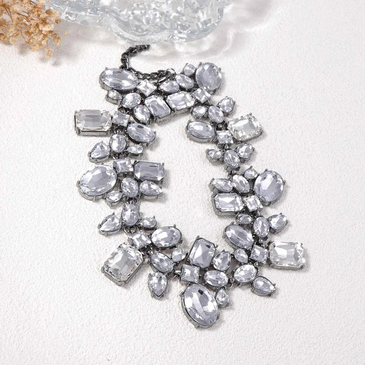 Exaggerated Irregular Geometric Rhinestone Collar Necklace Women Clear Crystal Necklace Statement Maxi Jewelry 250519