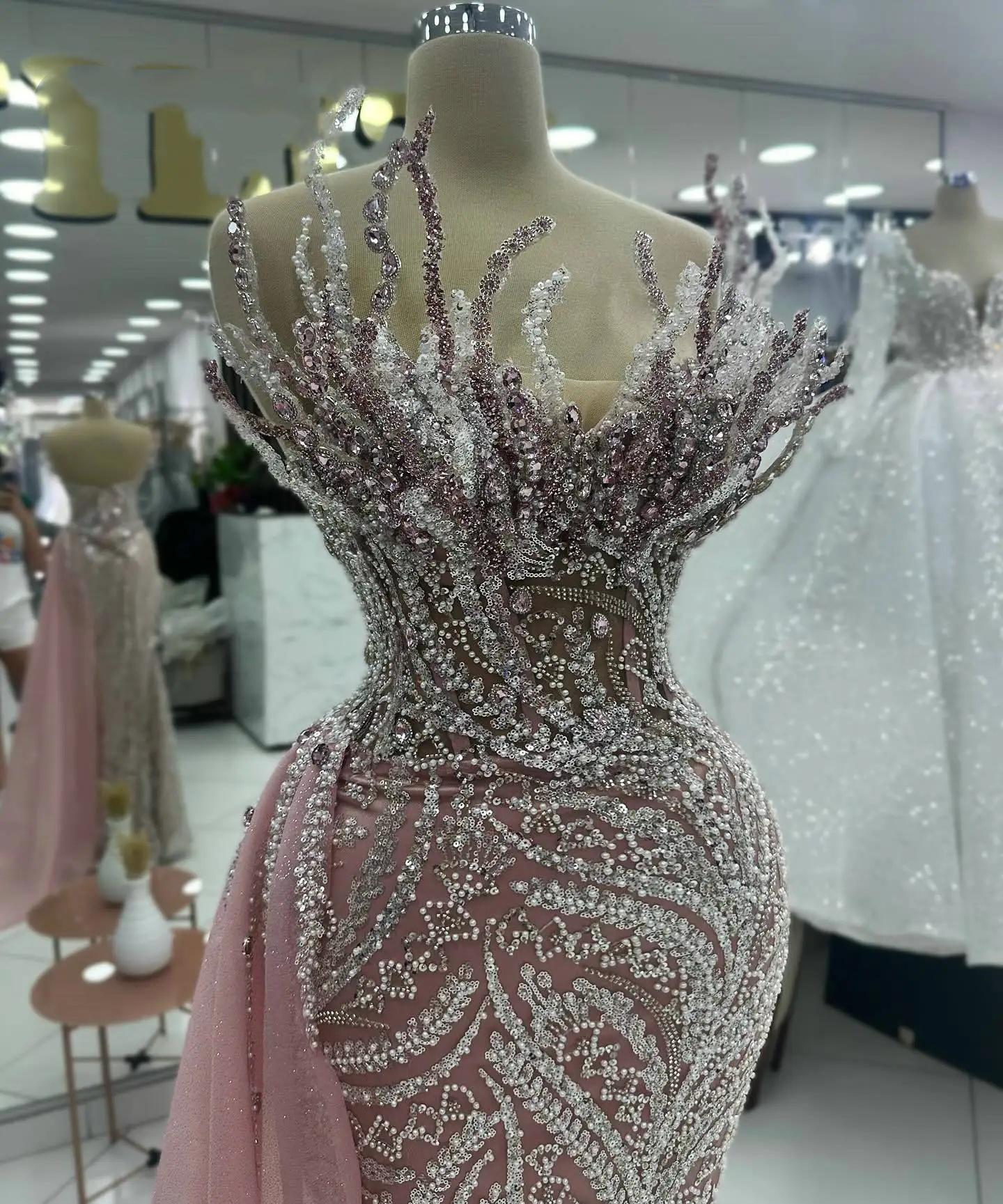 Illusion Evening Dresses For Women Strapless Sleeveless Gown Beaded Sequins Beaded Sweep Train Dress Party Customized Dress