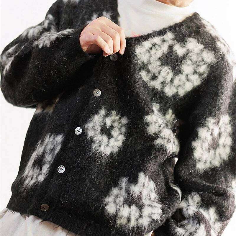 Fashionable And Casual Saint Mxxxxxx Cardigan Loose Fit Knitted Sweater Men