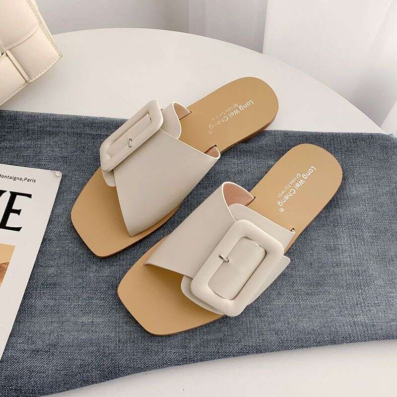 Square Buckle Sandals For Women's Outdoor Wear 2025 New Semi Slippers For Women Flat Bottomed Designer Sandals Versatile Open Toed Lazy Beach Sho