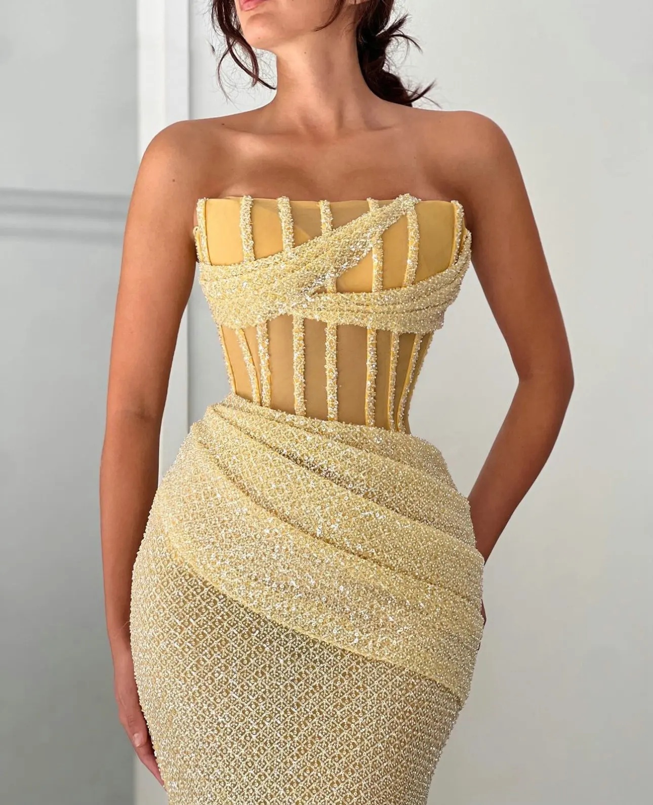 Classic Evening Dresses For Women Strapless Sleeveless Gown Sequins Ruffles Sweep Train Dress Party Customized Dress