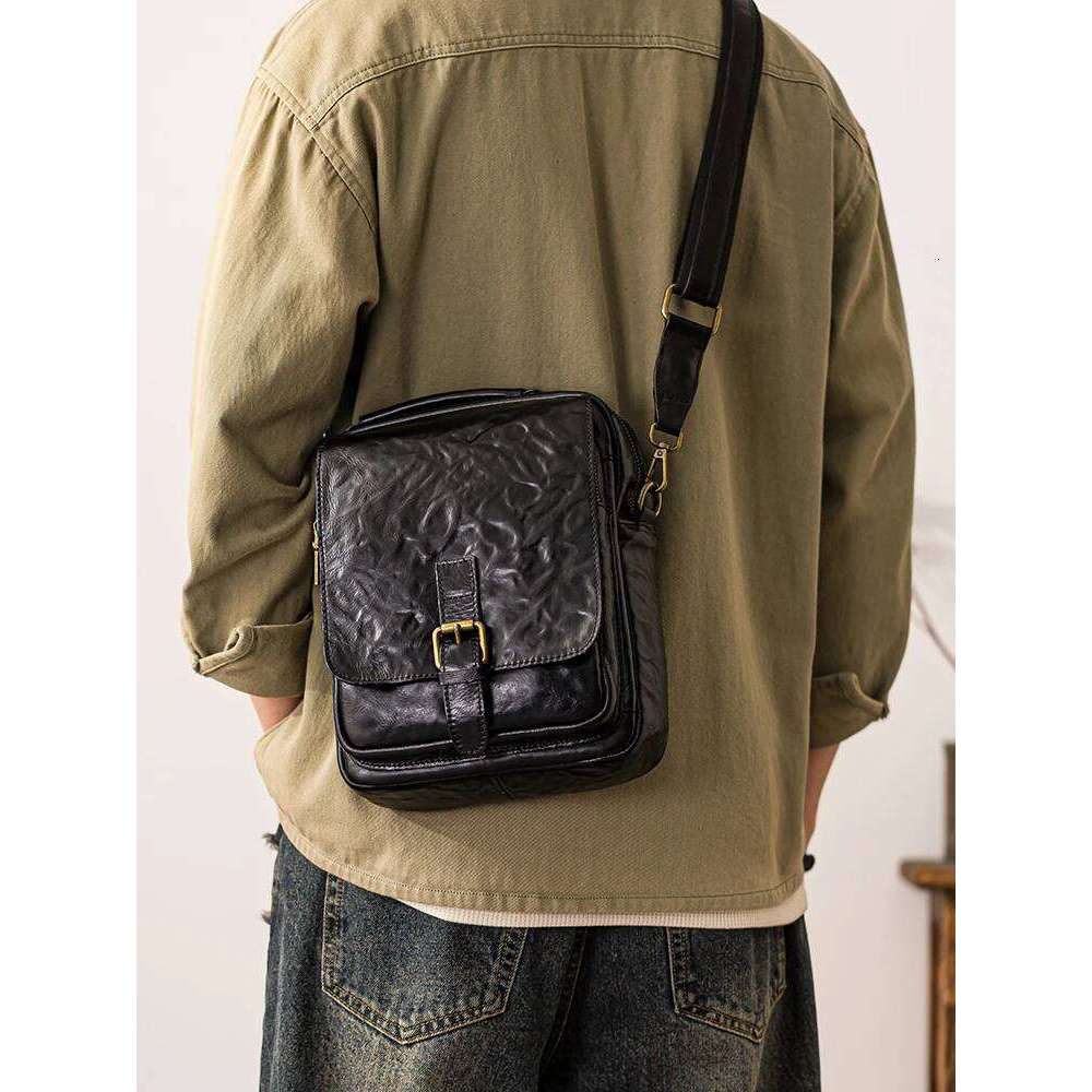 Outdoor Daily Work Natural High-Quality First Layer Cowhide Men Mobile Phone Vintage Genuine Leather Shoulder Crossbody Bag