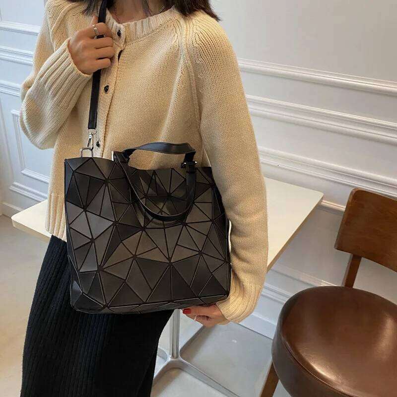 Ins Fashion Geometric Handbag Large Capacity Single Tote Female Crossbody Shoulder Bag