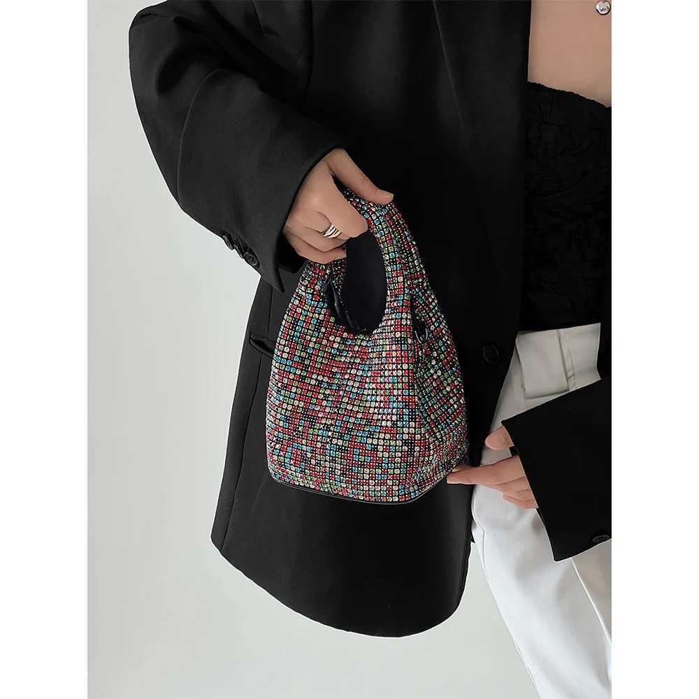 Women Glossy Handle Bucket Bag Contrast Diamonds Shiny Handbag Female Versatile Commuting Chain Shoulder Pack Lady Clutch Purses W250527