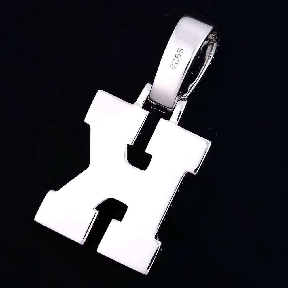 Recommended Men's Hip-Hop Jewelry Pure Sier Ice Out Moissanite Initial K Pendant with Chain