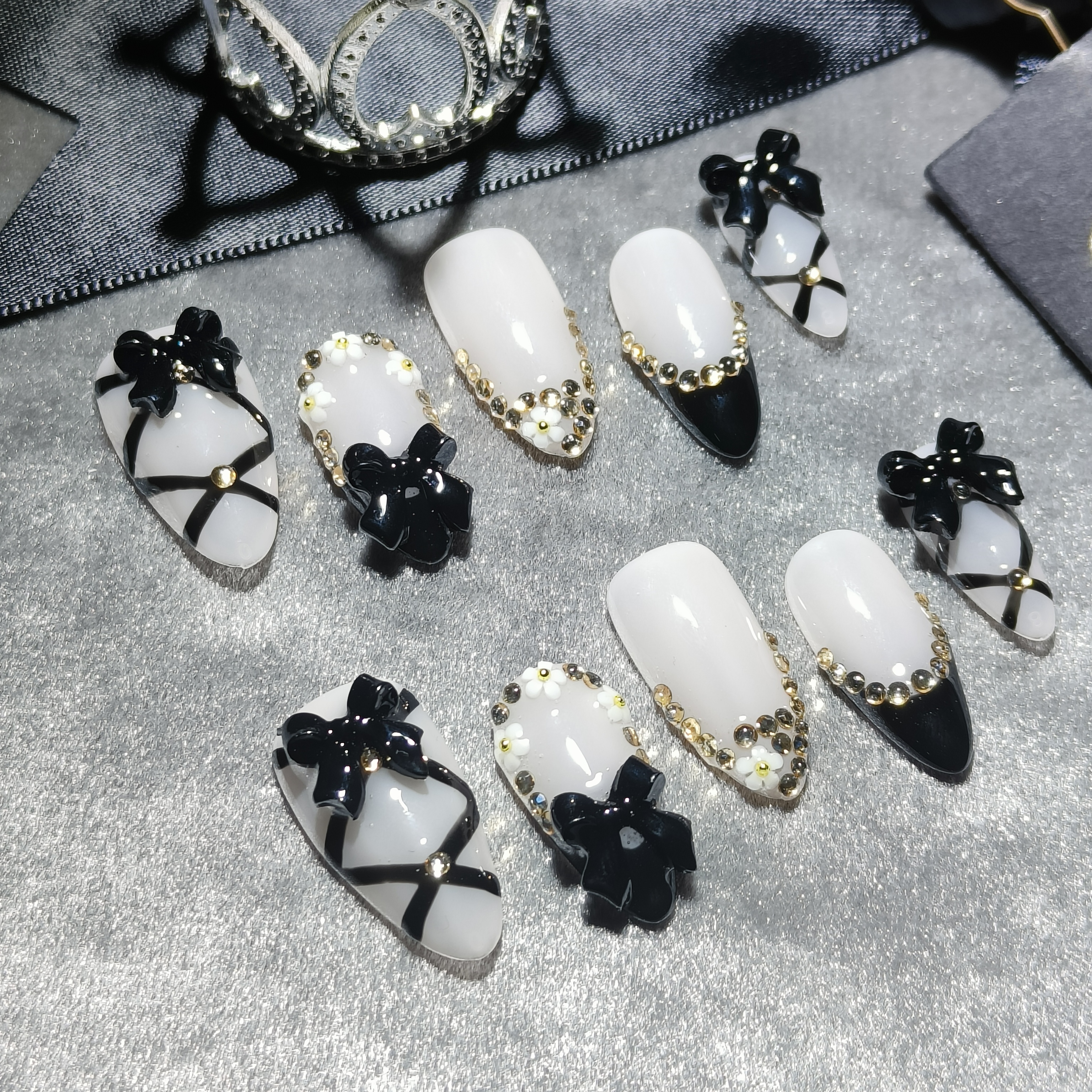 10pcs Handmade Press-on nails Medium Almond Nails French Tip Bow Fake nails 3D Flower Diamond Finished nail stickers Free storage box jelly glue and r