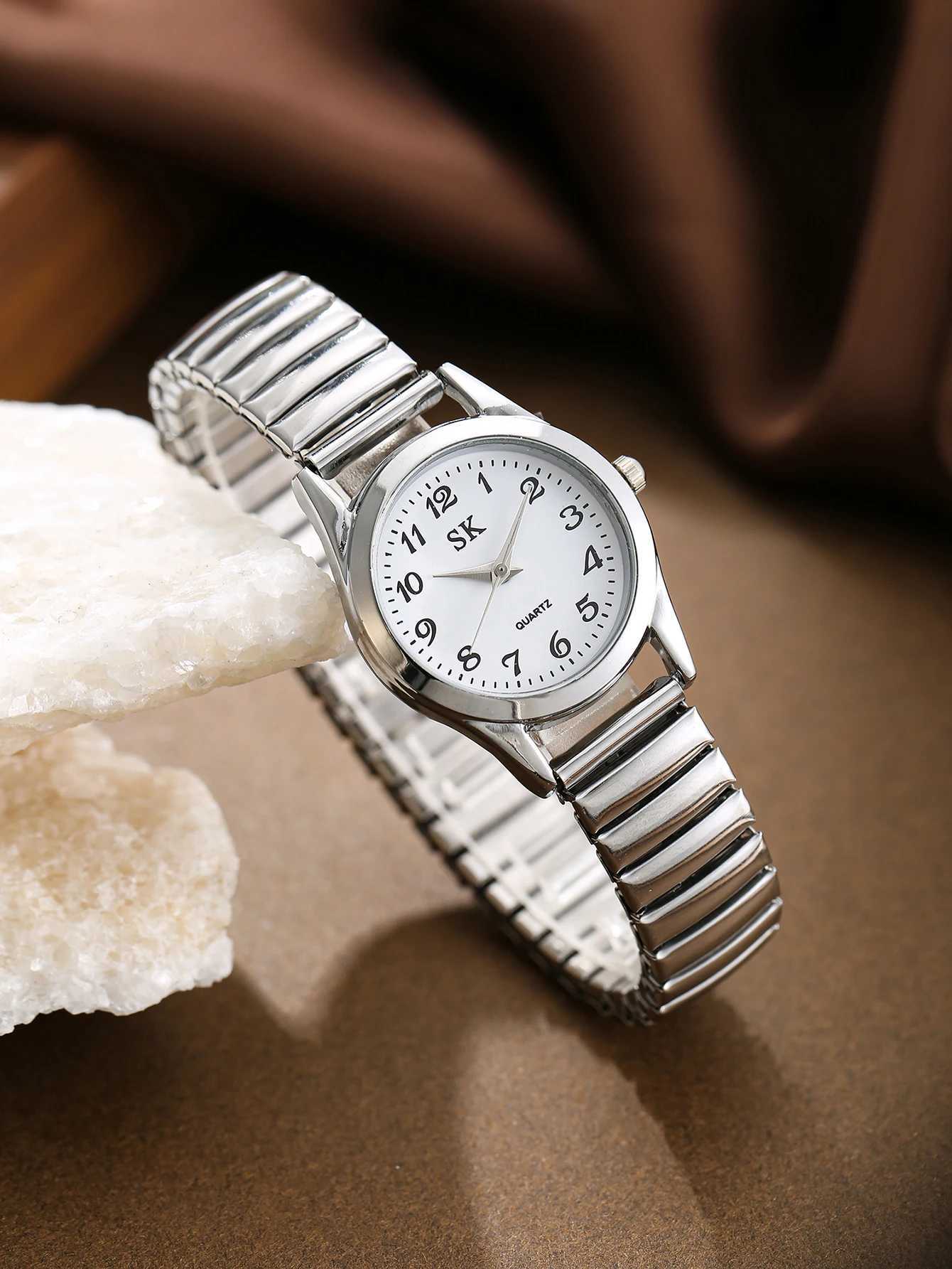 3pcs Womens Fashionable Light and Luxurious Watches Set Daily Wear Birthday and Holiday Gifts XJ250527