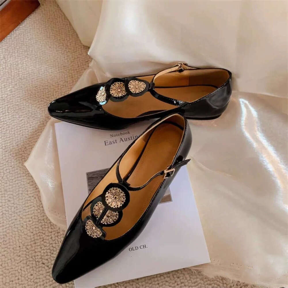 --New Gold French Style Flat Flower Mary Jane Patent Leather Fashion Pointed Toe Shallow Mouth Single Shoes