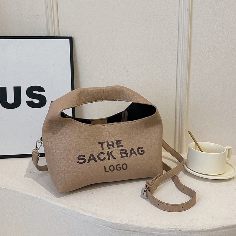 Shoulder Bags Summer Classic Woven Vegetable Basket Handbag Straw Bag Shopping Leather Beach Girls Basket bag handbag25*15*11.5cm