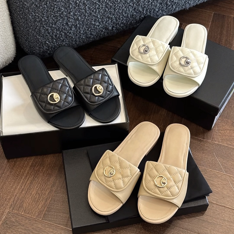 Designer Sandals Women's high quality flat leather Summer triangle printed slippers Comfortable casual beach sandals top