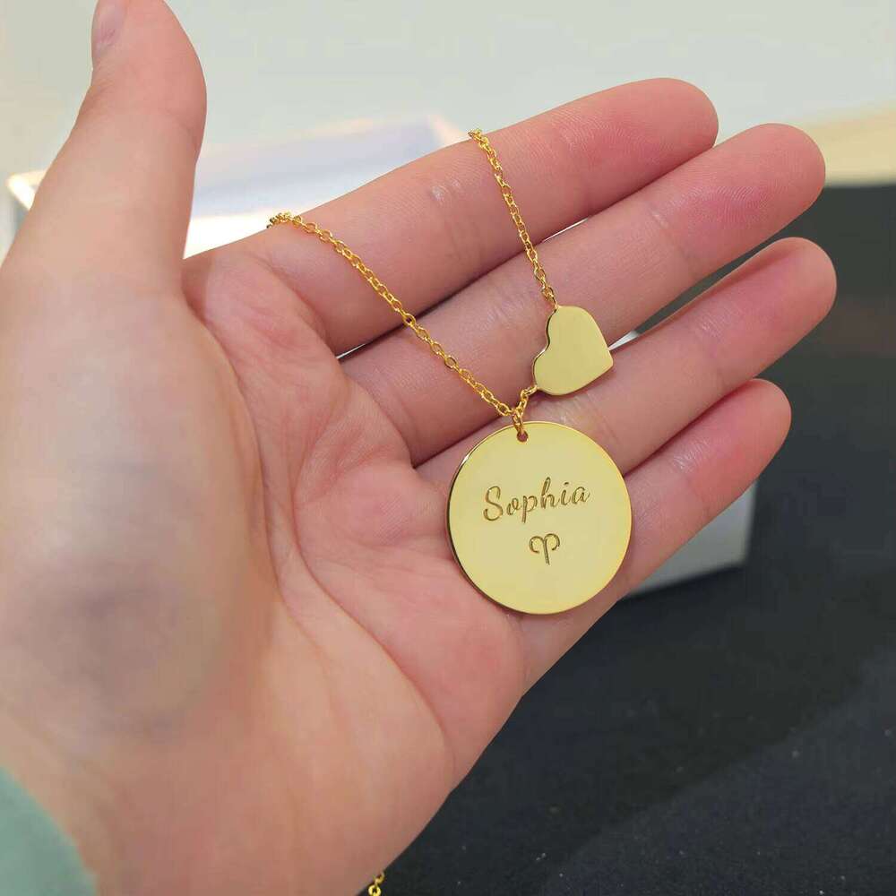 Stainless Steel Necklace Classical Gold Plated Round Pendant With Heart Fashion Chain for Women Wholesale