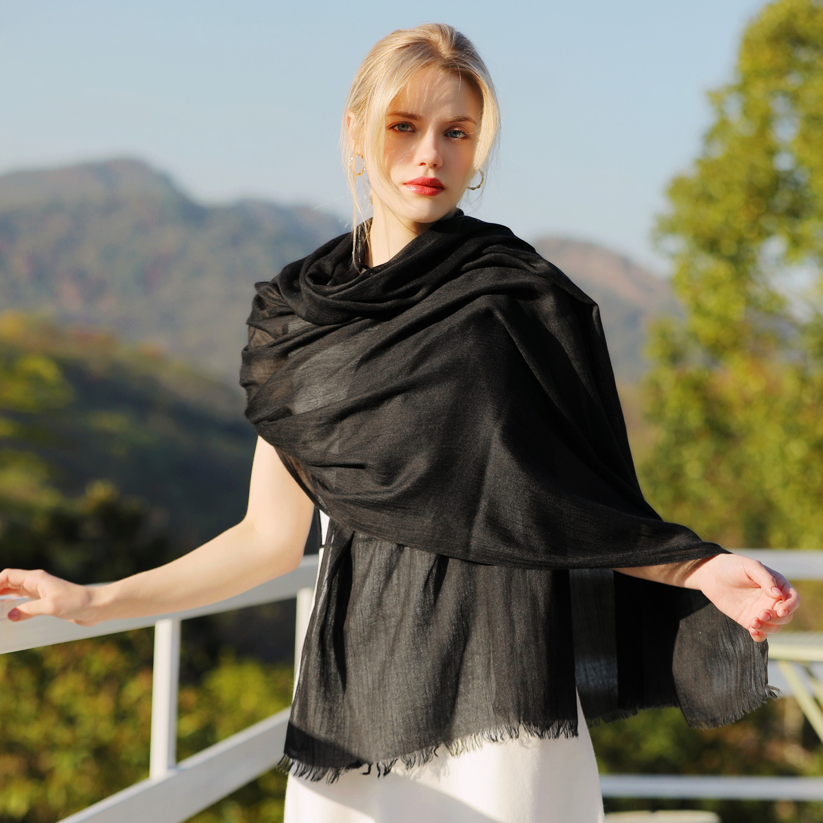 K849 New autumn and winter pure color cotton and linen scarf female literary sunscreen silk scarf neckband beach long silk scarf yarn scarf wholesale