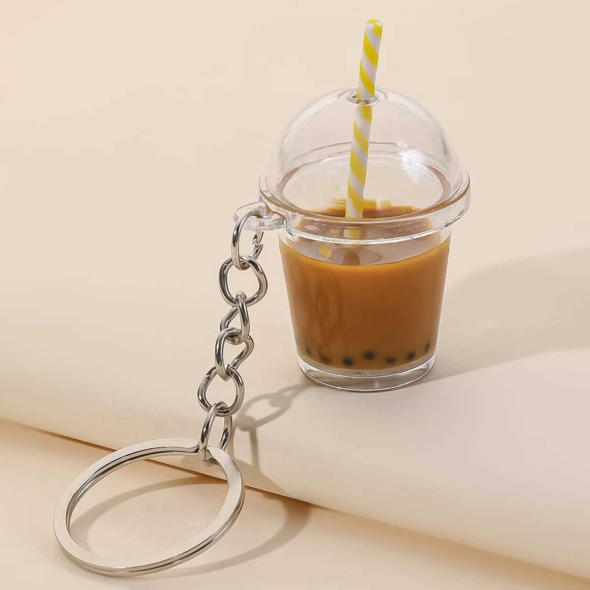 Milk Tea Keychain Liquid Model Coffee Cup Cartoon Yeni Simlasyon Yiyecek Oyuncak anta Sarkt Araba Anahtar Zinciri En yi Hediye Tak Toptan W250526