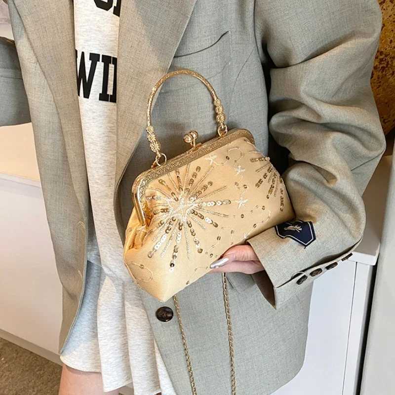 Retro Chain Womens Clip Shoulder Crossbody Bags Elegant Sequins Ladies Evening Clutch Purse Female Dinner Party Small Handbags W250527