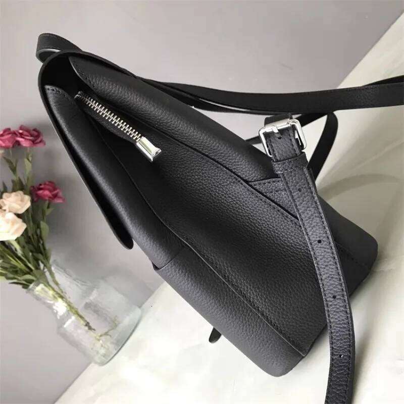 Retro Casual New Genuine Office Solid Color Natural Leather Travel Backpack Womens Shoulder School Bag