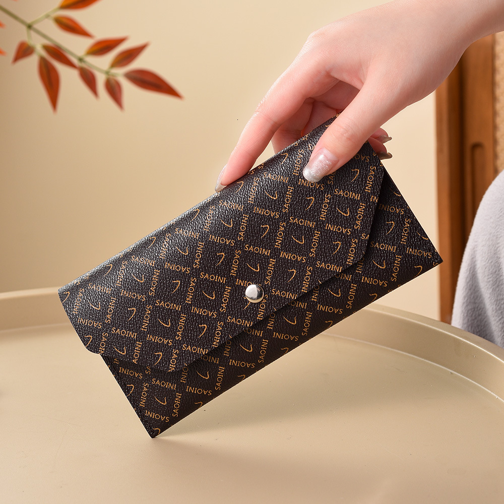 Women s long wallet European and American style fashion retro floral fashion wallet large fashion capacity women s leather wallet designer men s walle