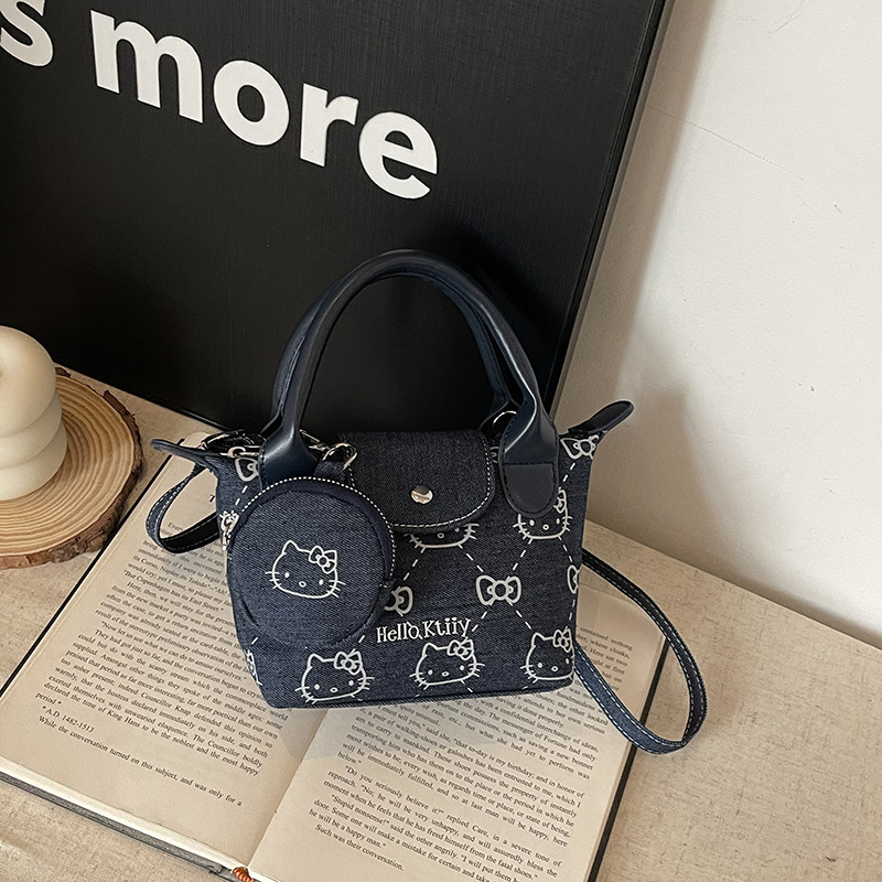 Top brand high-quality new free designer bag 2025 new fashionable printed handbag commuting soft leather casual shoulder width bag new free designer b
