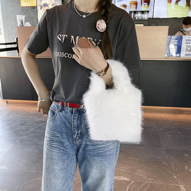 Top quality Brand High Quality New Style Style Autumn Winter 2025 New Plush Handbag Fox Fur Bag Versatile Fashionable Cross-border New Free Delivery D