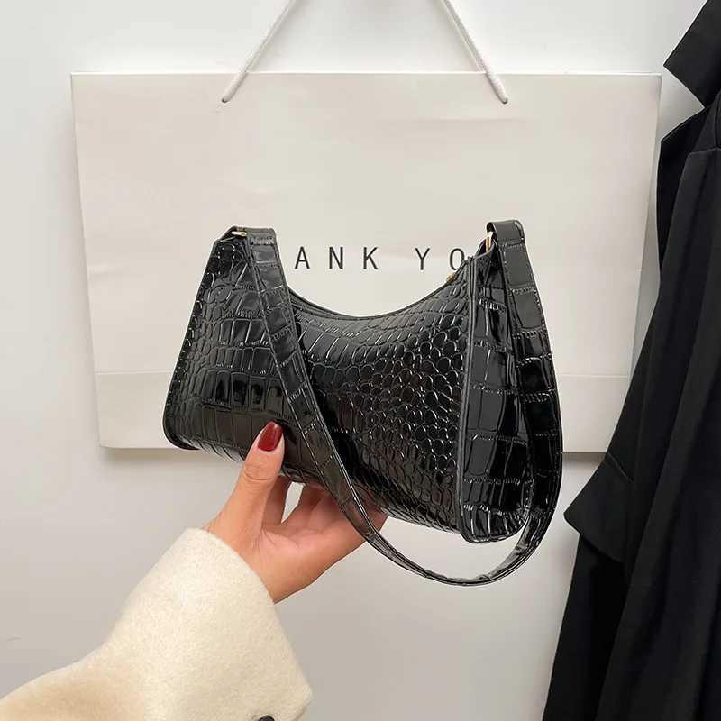 Fashion Exquisite Shoulder Bag Retro Casual Women Totes Bags Female Leather Solid Color Chain Handbag Small Square Armpit Bags W250527