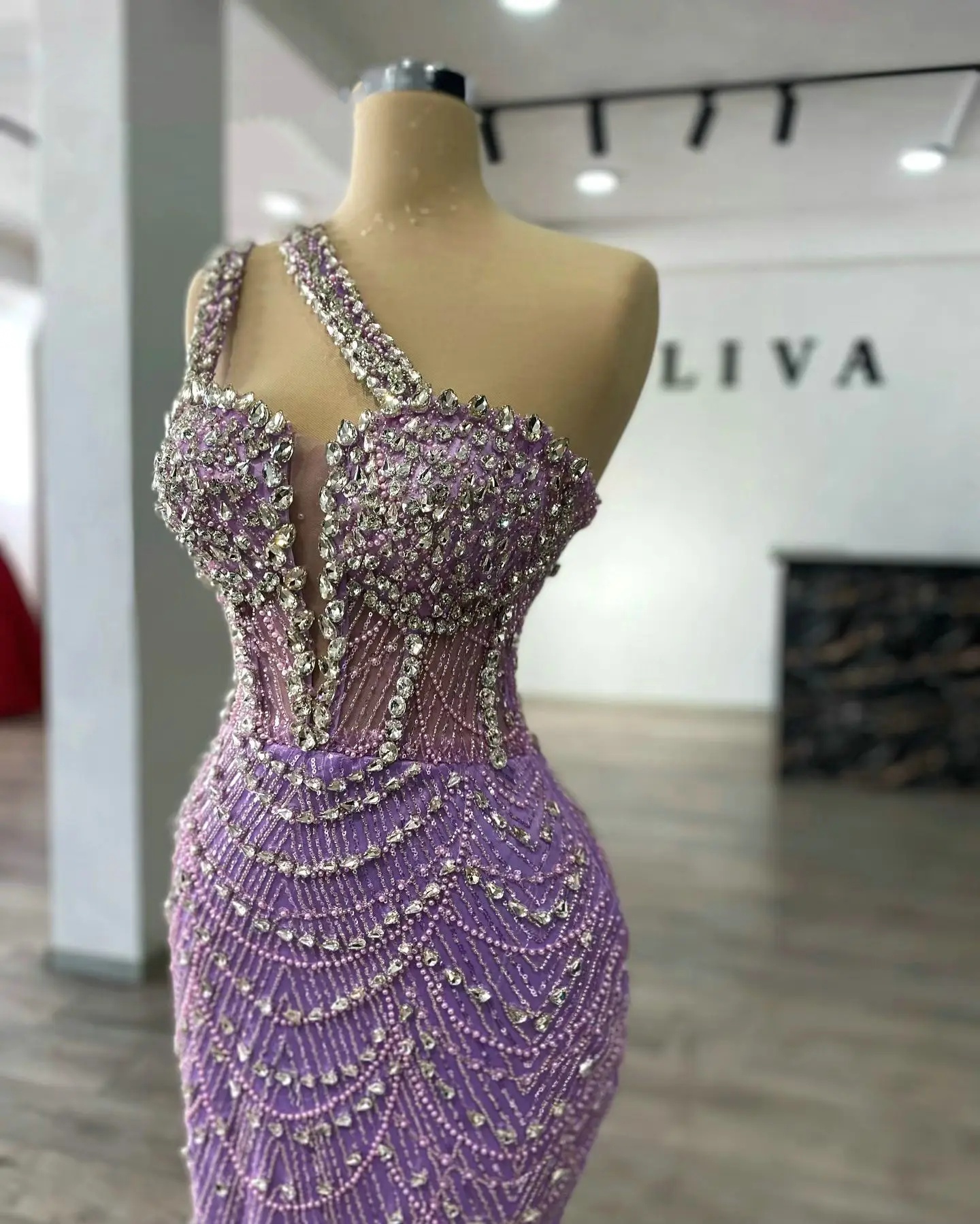 Sparkly Evening Dresses For Women One Shoulder Sleeveless Wrap Gown Crystal Sequins Sweep Train Dress Party Customized Dress