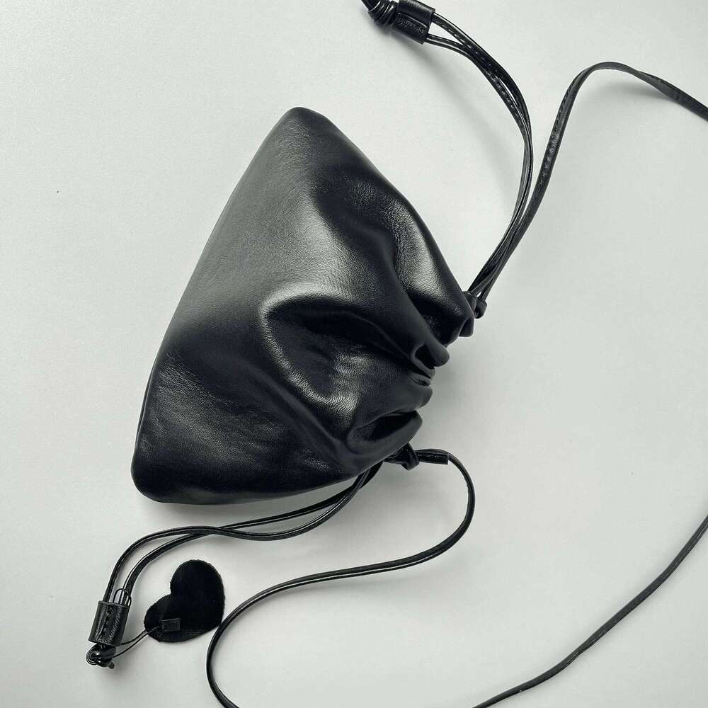 Sheepskin drawstring cloud 2025 summer new design soft genuine leather handbag shoulder fashionable women crossbody bag