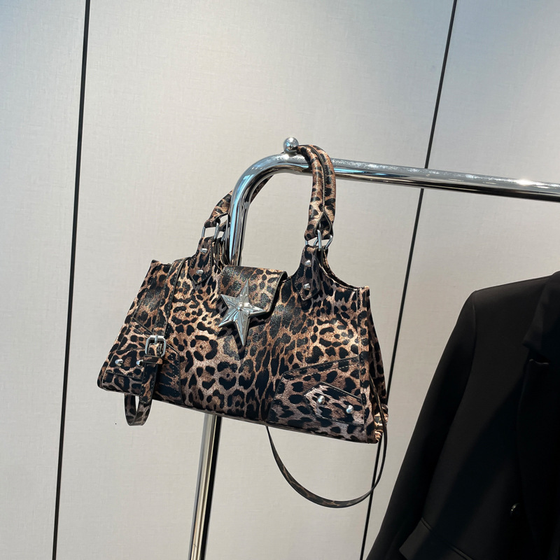 Top brand high-quality new free designer bag 2025 new retro leopard print handbag shoulder bag fashion trend crossbody bag new free designer bag