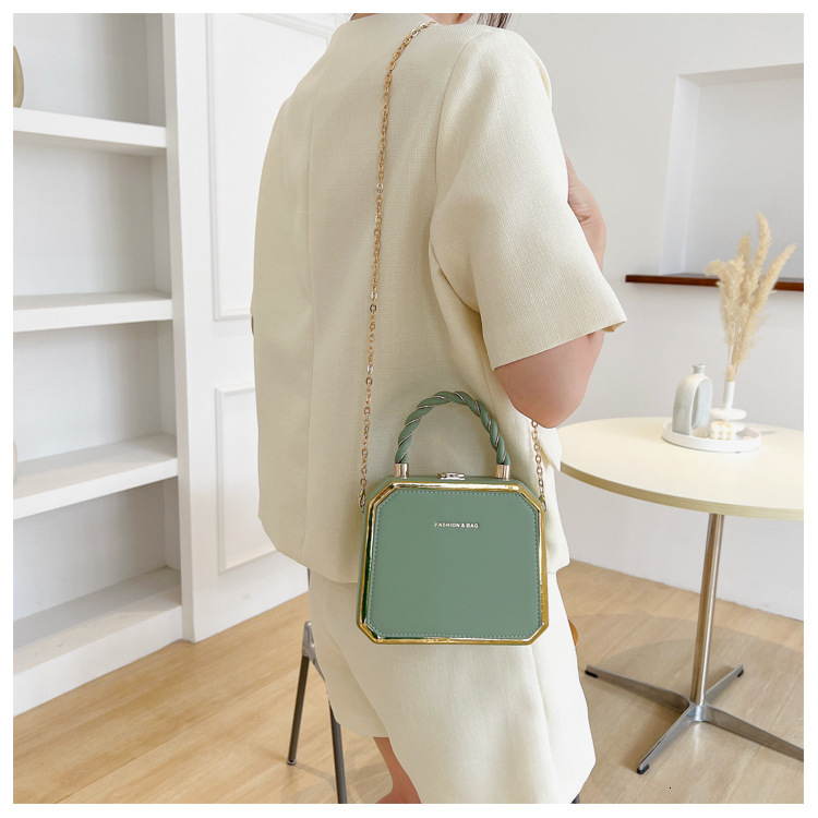 Top quality Brand High Quality New Style High-End Handbag Women 2024 Autumn Light Versatile Box Bag Fashion Chain Crossbody Bag Trend New Free Deliver