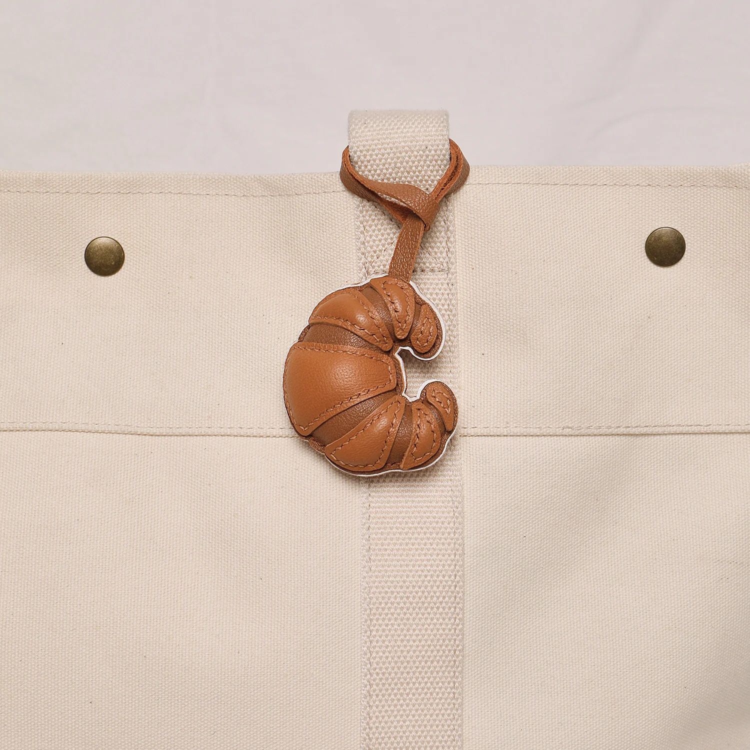 Handmade Sheepskin Croissant Leather Bag Charm KeyChain Kawaii Animal Bag Backpack Charms Couple Friend Jewelry Gift 250527