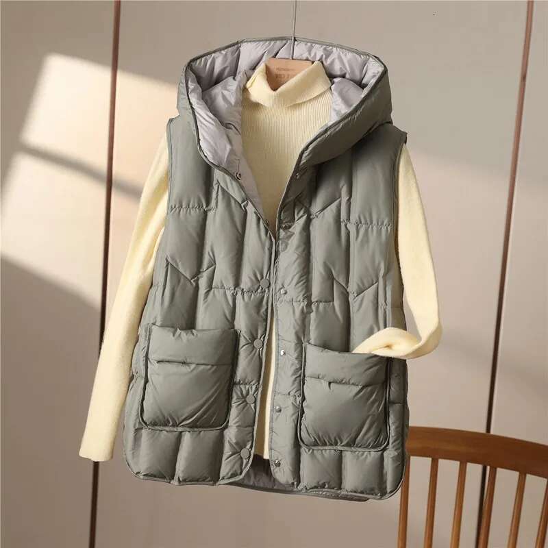 Female 90% White Duck Ultra Light Sleeveless Down New Autumn/Winter Fashion Hooded Basics Women Warm Vest Coat